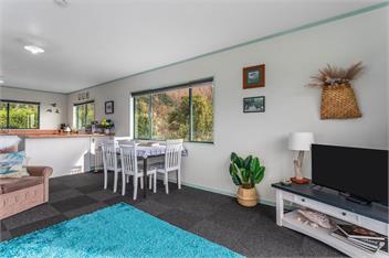 Little Kowhai (Bachcare) - 
