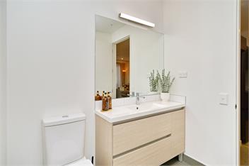 Stadium Central 2 – Modern CBD Stay w/ Secure Entry - 
