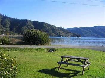 Bach in Little Ngakuta Bay, Marlborough/Kaikoura -
