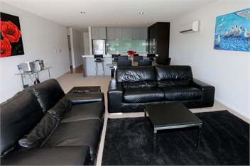 Waterfront Luxury Three Bedroom Quay Apartment - Picton