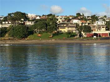 Luxury by the Sea - Auckland