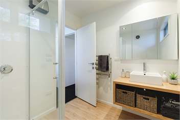 Luxury home private and spacious, walk everywhere - Blenheim