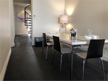 Bond Street Apartment Luxury 3-Bedroom - Dunedin