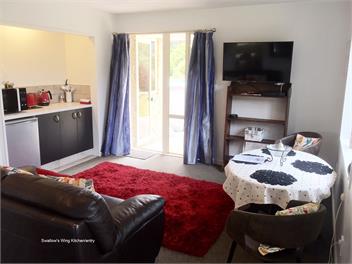 Swallow Gardens Retreat - 'Swallow's Wing' Apartment - Rangiora