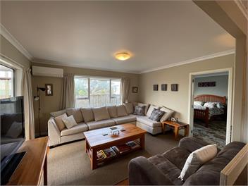 'Seabreeze' Waihi Beach Bach ** Superb location ~ Comfort ~ Relaxing ** - Waihi Beach