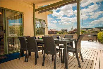 Surf Beach Views (Bachcare) - Whangamata