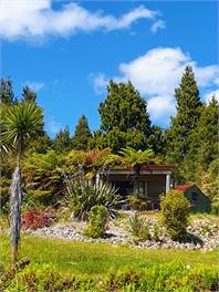Gold Nugget Hut - Blue Spur Farmstay - Hokitika