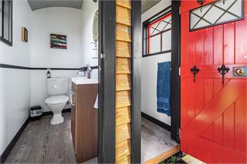 Onaeros Cute Little Cottages (Bachcare) - Waitara
