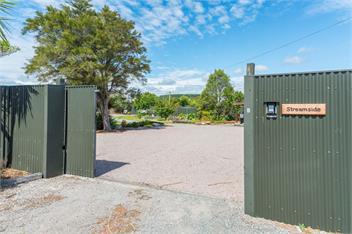 Streamside Fern Cabin - Waitahanui, Taupo - Taupo