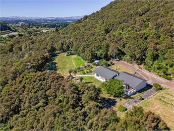 Hill Cottage (Bachcare) - Featherston