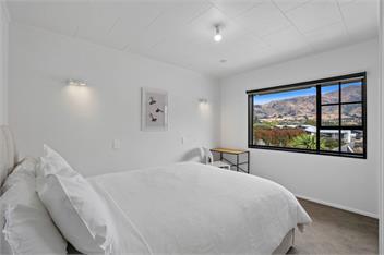 Alpine Escape (Bachcare) - Wanaka