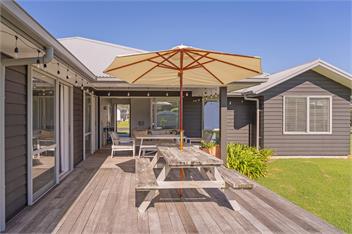 Within Reach - Coastal Escape - Cooks Beach - 