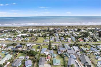 Waitarere Beach Bach. Pet friendly -