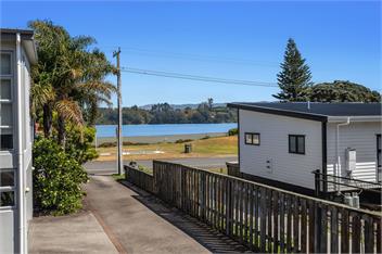 Coastal Calm (Bachcare) - 