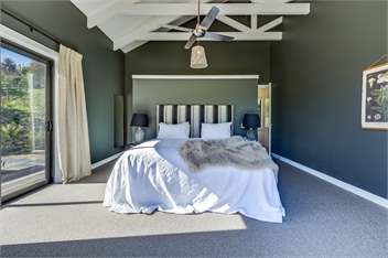 Four Bedroom Villa - Napier