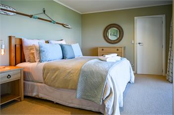 Seascape Villa - Nelson Waterfront Holiday Home - Nelson