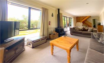 Stunning Panoramic views - 5 Bedrooms - 15m to Wanaka - Wanaka
