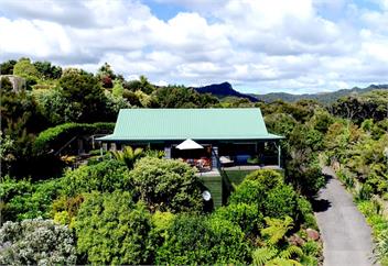 The Retreat: Luxury private hillside beach villa @ Te Ngaere Bay - kaeo