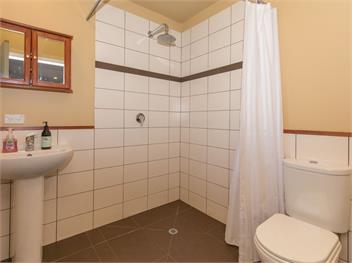 Modern Cottage Charm (Bachcare) - Albert Town