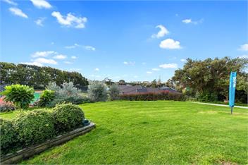 Courtside Quarters (Bachcare) - Waihi Beach
