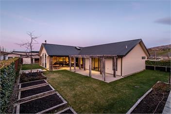 Roys Bay Lodge (Bachcare) - Wanaka