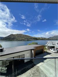 Lakefront Little Gem - Queenstown