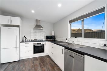 Lake Dunstan Cottage (Bachcare) - Cromwell