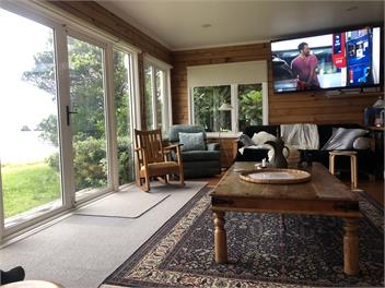 Oakura Bay Absolute-Beachfront Holiday Home - Northland