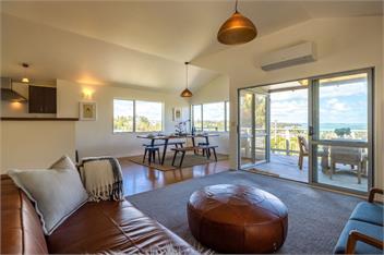 Surfdale Sunspot: Spa Escape Waiheke - Waiheke Island