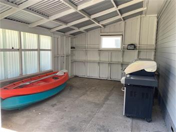 LOCATION! LOCATION! ...EPIC Beach Front Bach - Northland