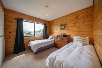 The Back Hut (Bachcare) - Te Anau