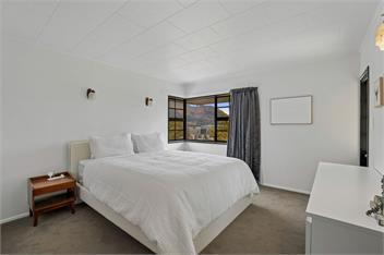 Alpine Escape (Bachcare) - Wanaka