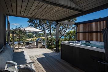 Black House Red Roof (Bachcare) - 