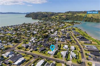 Within Reach - Coastal Escape - Cooks Beach - 