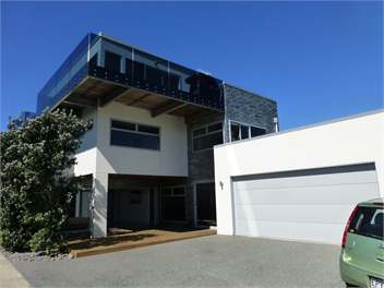 Executive Award Winning Beach House - Tauranga 