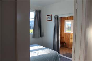 Light & Clean Family Friendly Beach Bach - Waverley, Taranaki