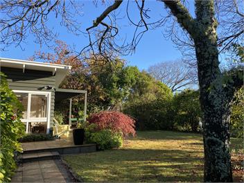 Classic bach in prime location - Taupo