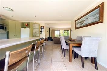 Stunning Panoramic views - 5 Bedrooms - 15m to Wanaka - Wanaka