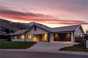 Roys Bay Lodge (Bachcare) - Wanaka