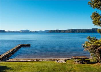 Onepoto Bay Lakehouse (Bachcare) - Lake Rotoiti