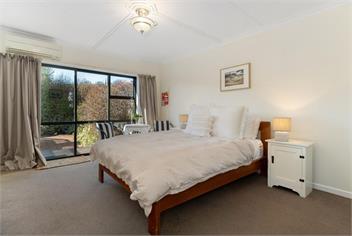 Townside Treat (Bachcare) - Wanaka