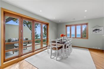 Beachside Luxury (Bachcare) - Auckland