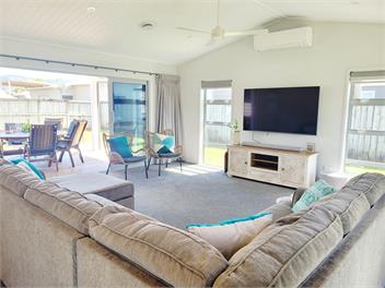 Hosts on the Coast Jackman Satisfaction - Whitianga