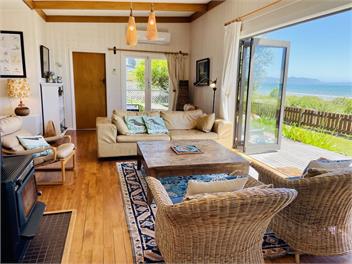 Absolute Beach Front at Patons Rock - Takaka