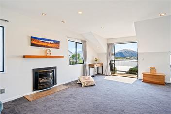 IRONSIDE LAKE VIEW TOWNHOUSE - Wanaka
