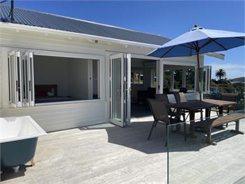 RAGLAN - STUNNING HARBOUR VIEWS - Waikato