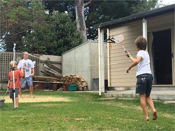 Sunny Bach minutes to beach, golf, park. Perfect for large families or two families! - Masterton