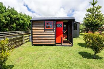 Onaeros Cute Little Cottages (Bachcare) - Waitara