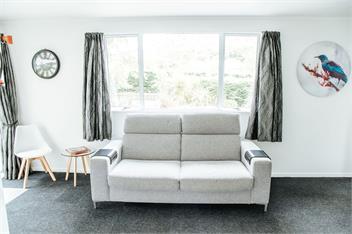 Loburn Bach Accommodation - 2 Individual Bach's - Featherston