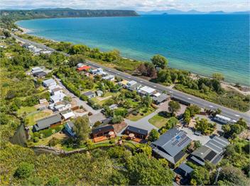 Streamside Fern Cabin - Waitahanui, Taupo - Taupo